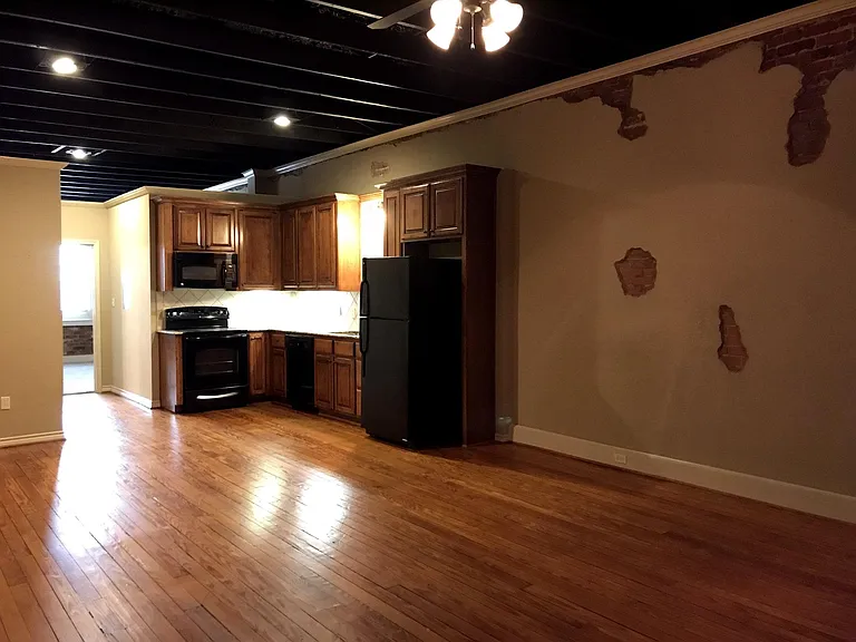 208 N Bryan Ave #26 — Photo 3