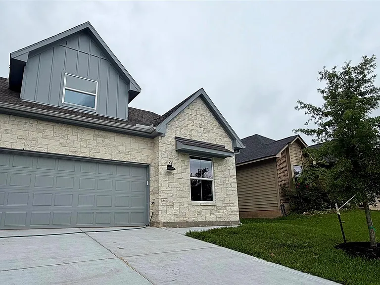 110 Cove — Photo 1