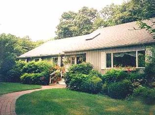1 Duke Dr, East Hampton, NY 11937
