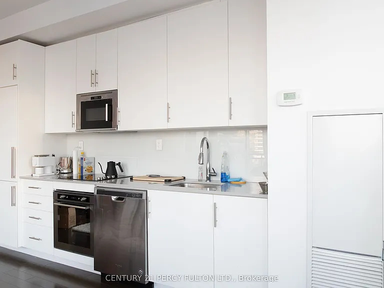 460 Adelaide St E #1611 — Photo 8