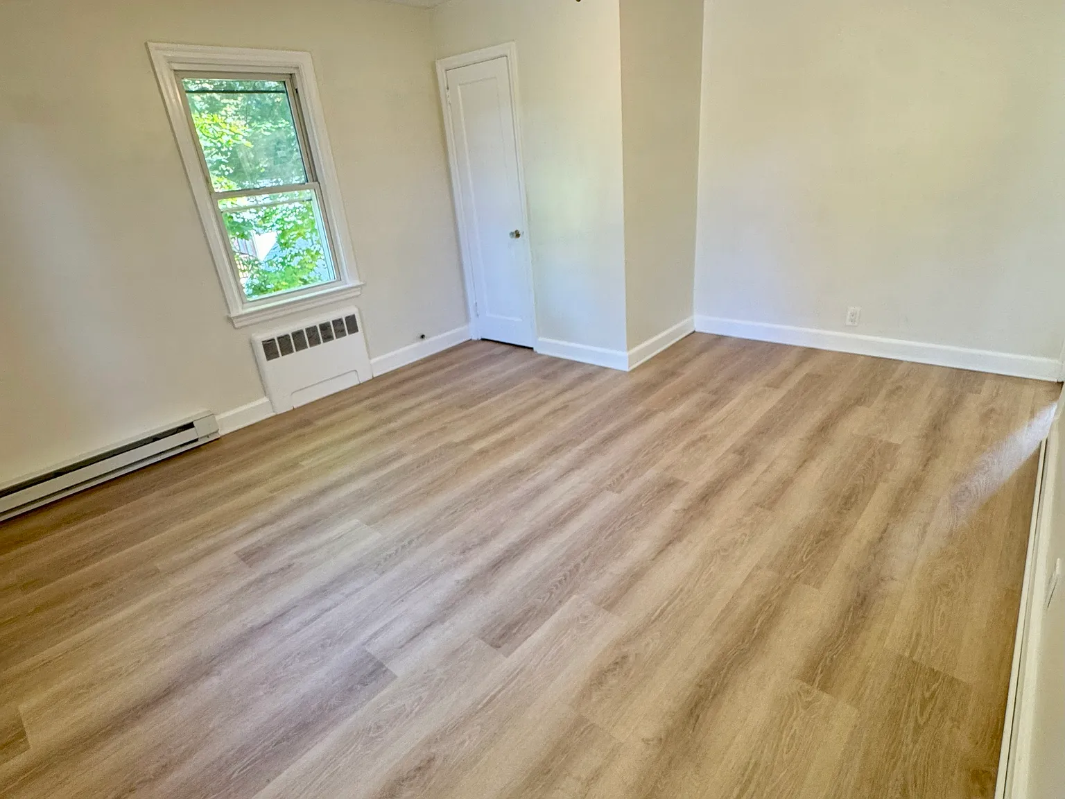 2 bed, 800 sqft, $1,825 — Photo 1