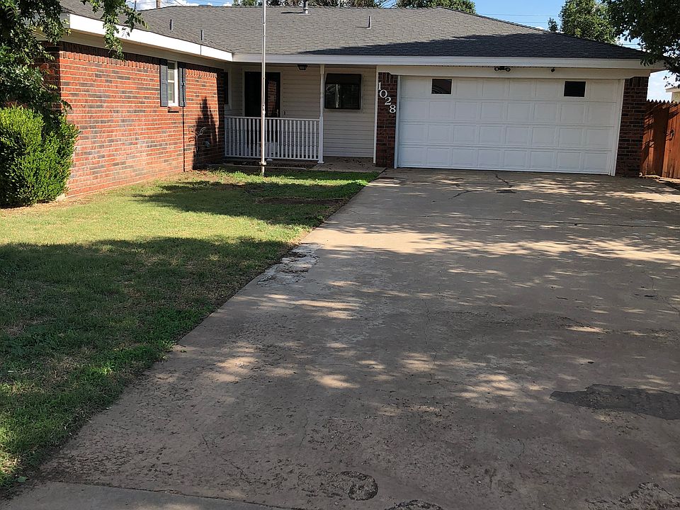 1st image of 1028 Plains Dr