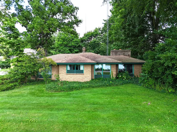 104 E Water St, Cassopolis, MI 49031