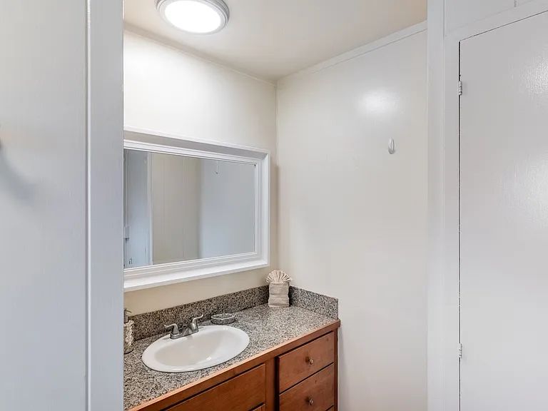 Lower Honoapiilani Rd — Photo 19