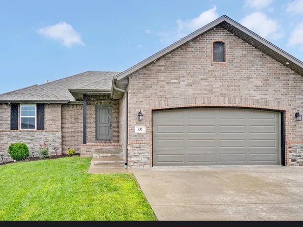 852 E Acacia Ln, Nixa, MO