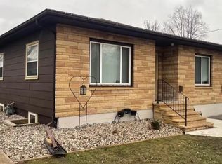 1036 Center St #B, Mankato, MN 56003