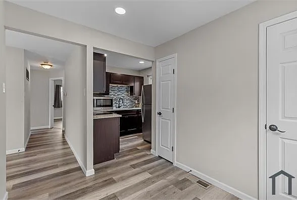 3 bed, 912 sqft, $1,700 — Photo 4