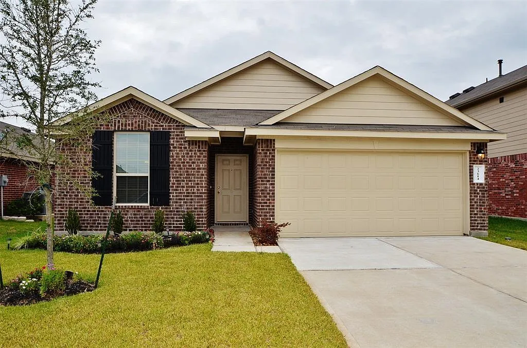 3 bed, 2.0 bath, 1688 sqft, $2,200 — Photo 1