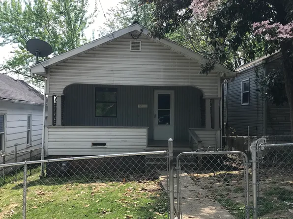 1207 Red Oak St, Charleston, WV 25302