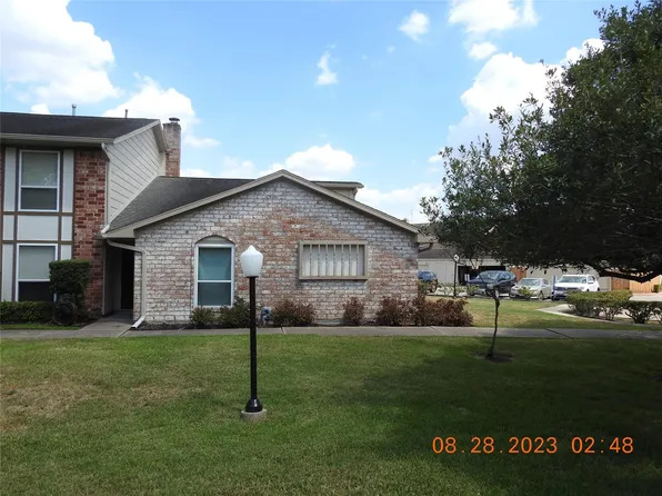 22 Chapparal Ct, Missouri City, TX 77459