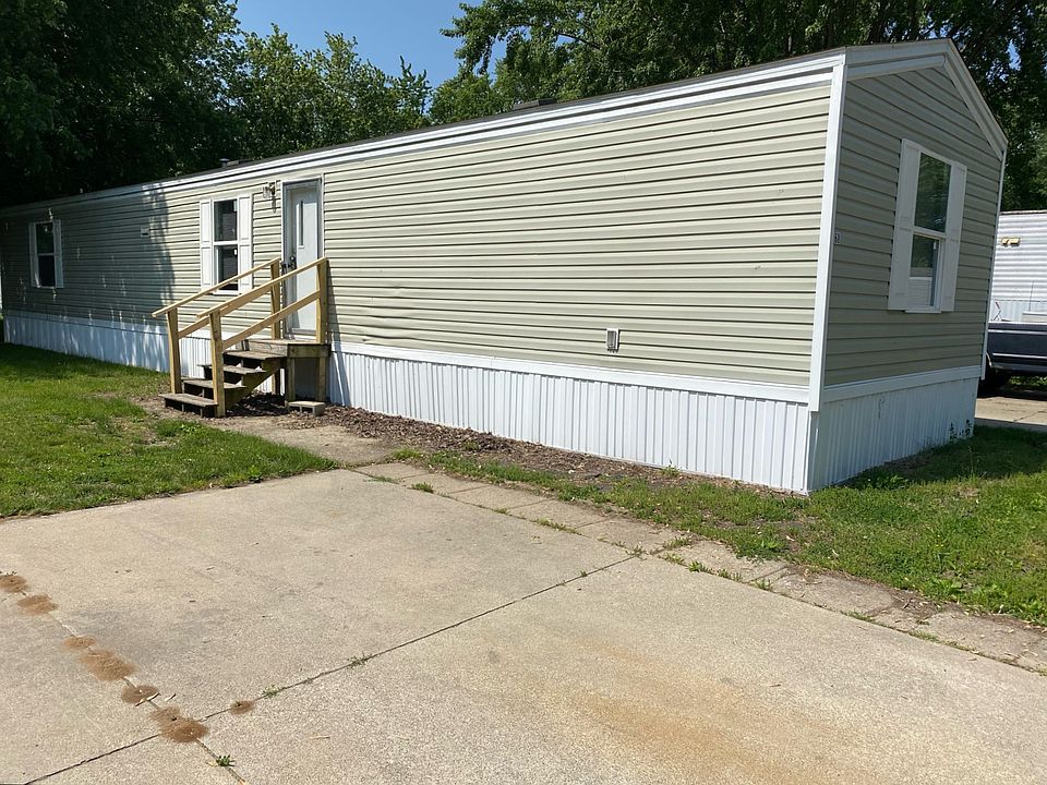 2nd image of 705 E 4th St #68