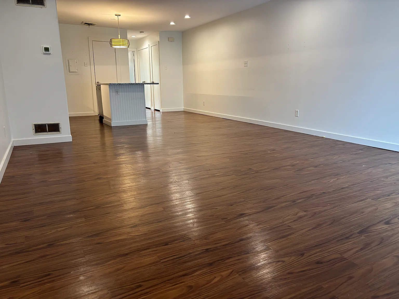 1 bed, 1000 sqft, $2,200 — Photo 2