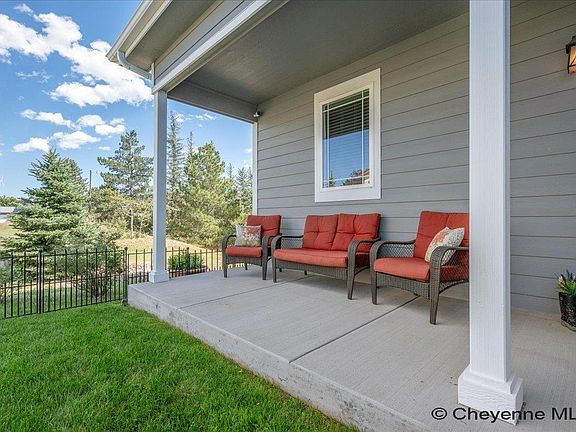 2nd image of 9713 Yellowstone Rd