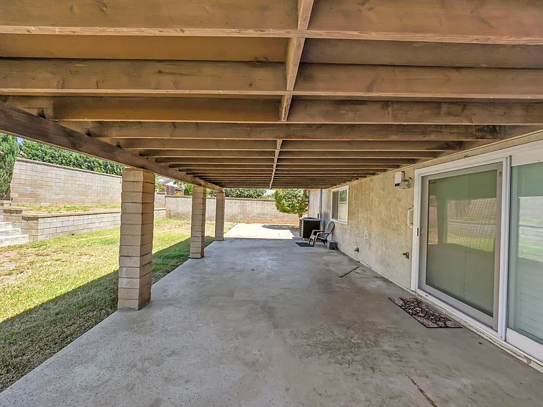 7750 Perlite Ave — Photo 33