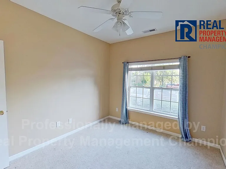 3923 Spicetree Dr — Photo 7