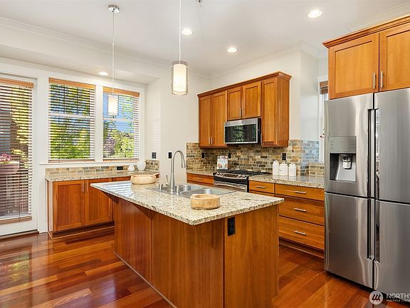 5th image of 1186 NE Park Drive NE