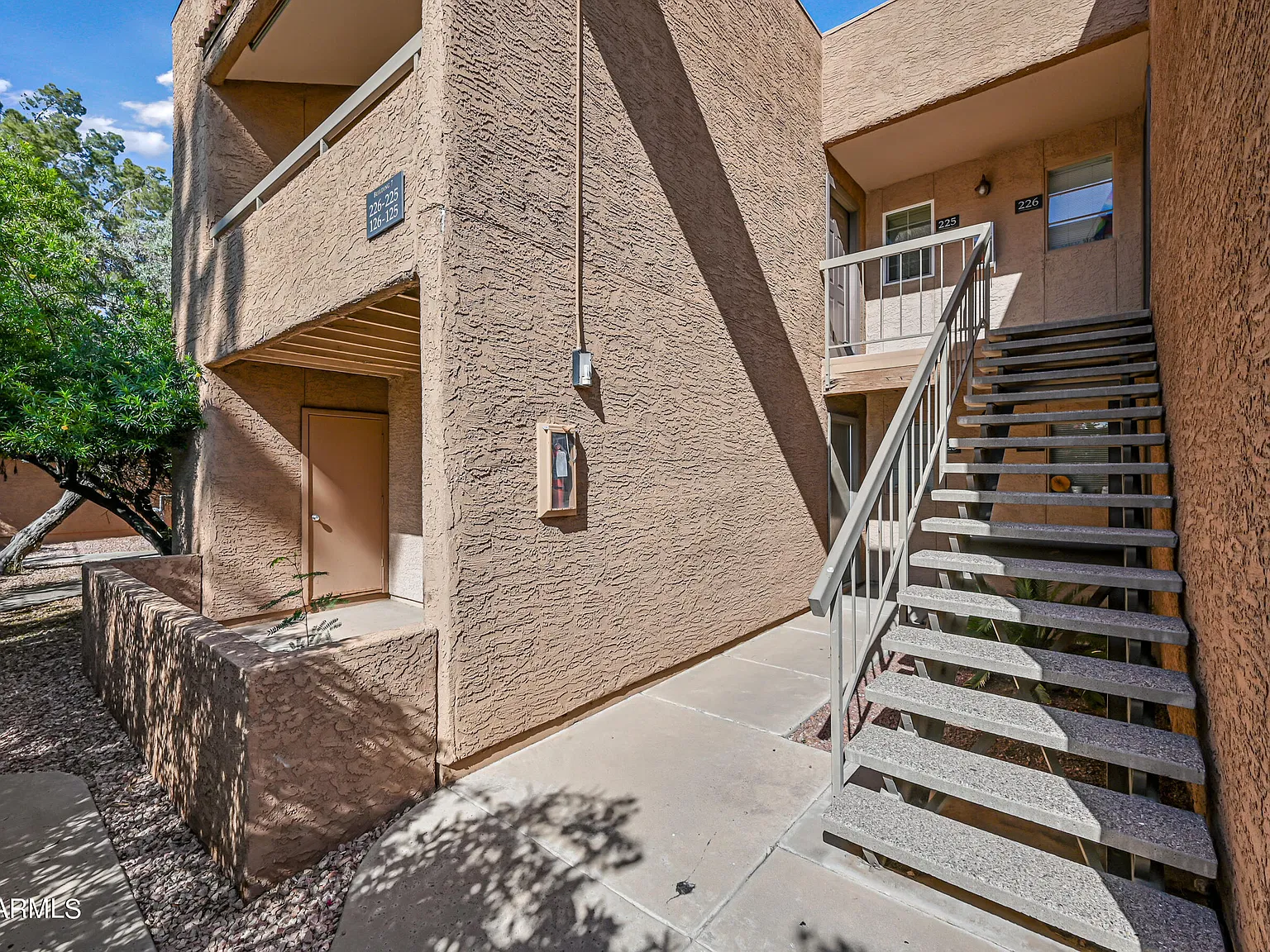 1 bed, 1.0 bath, 655 sqft, $1,295 — Photo 2
