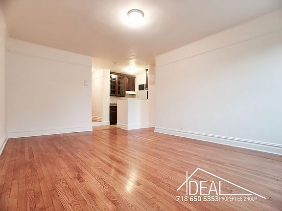 3rd image of 214 Park Pl APT 2