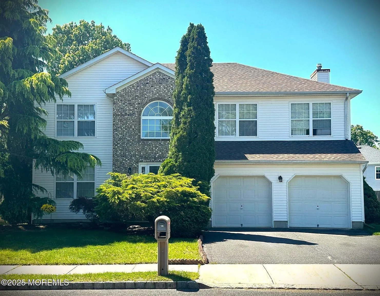 14 Diamond Lane photo 1