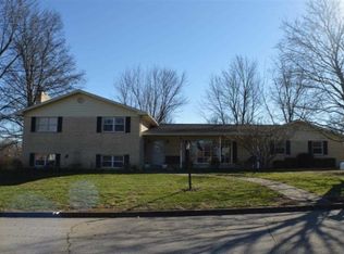 1832 Glen Eagles Dr, Mount Vernon, IN 47620
