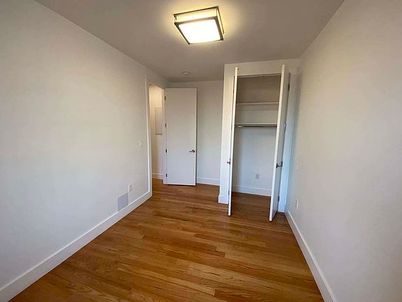 4th image of 1686 Clay Ave #21