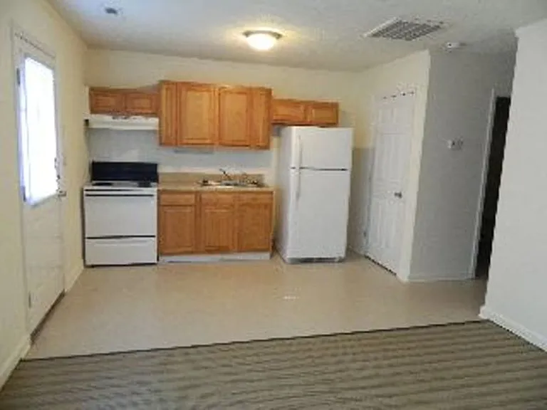 1232-1244 1254 Centerville Rd — Photo 2