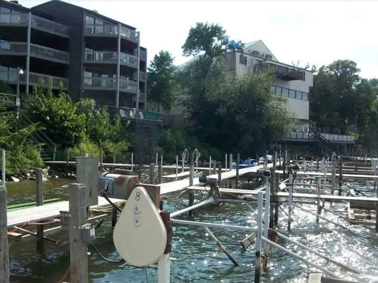 25 Lakeshore Dr #202 — Photo 12