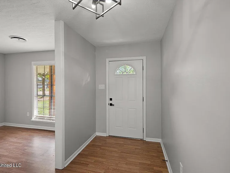 36 Pebble Hill Dr — Photo 2