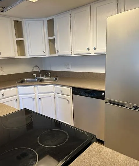 1510 W North Loop Blvd #421 — Photo 6