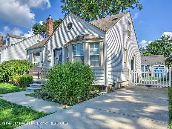 3rd image of 2232 Columbia Rd