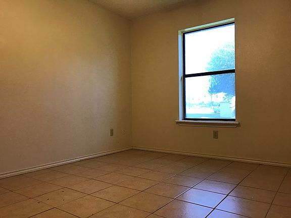 3rd image of 1500 Evergreen Ave APT 65