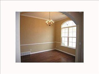 3rd image of 1431 Redmond Cir W