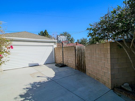 2nd image of 6232 Murietta Ave