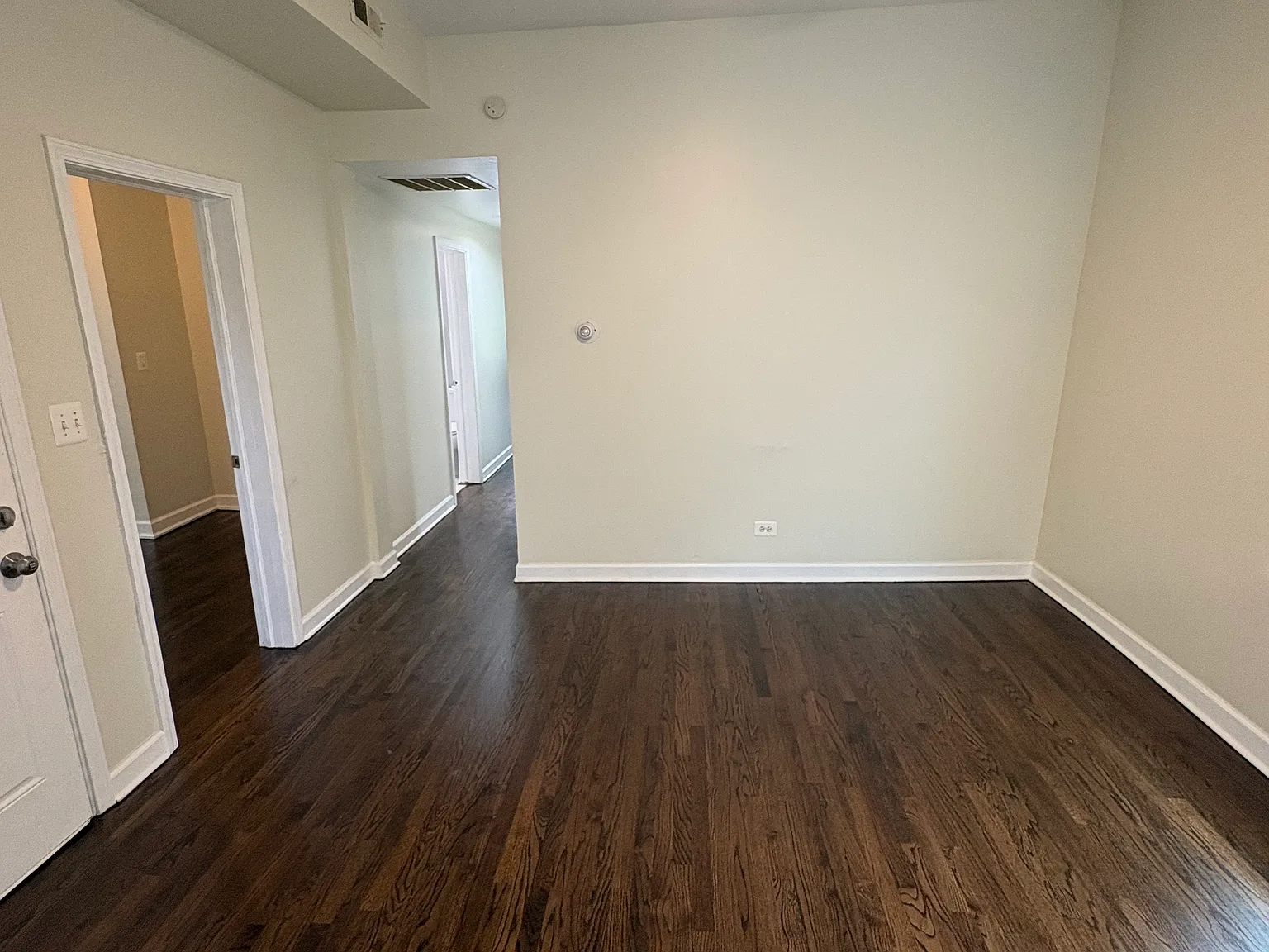 4 bed, $2,300 — Photo 2
