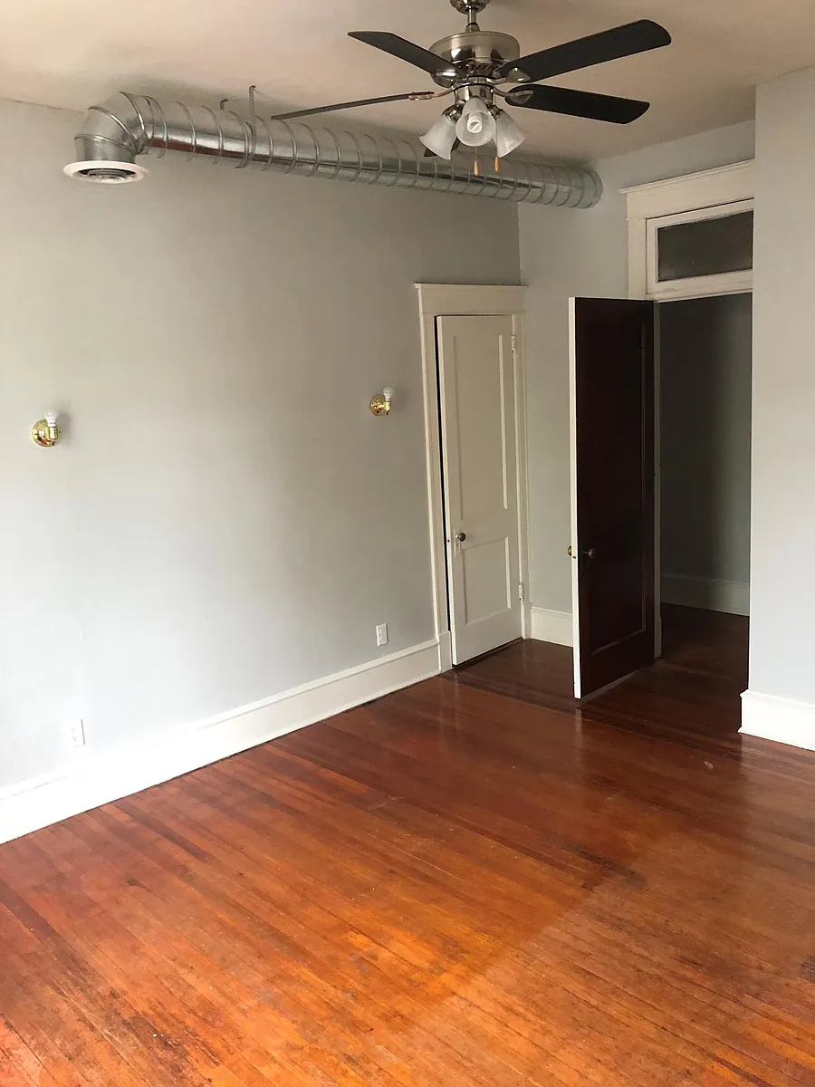 Building Photo - 1224 N Main St #12