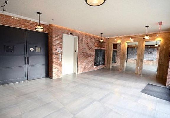 2nd image of 853 Willoughby Ave #4EE