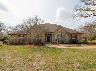 8440 Risinger Ln, Bryan, TX 77808