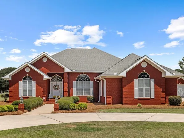 101 Willow Way, Headland, AL 36345