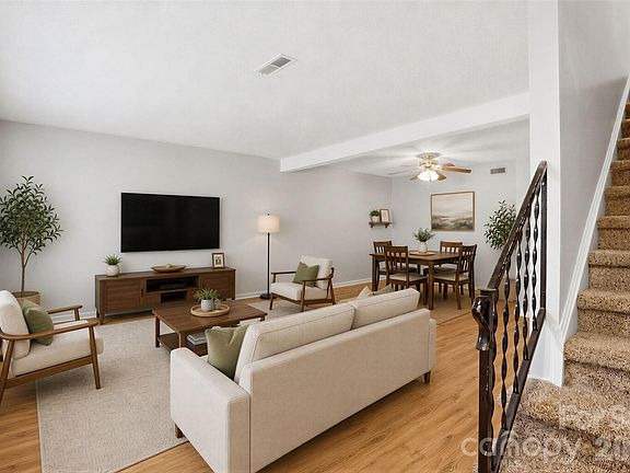 4th image of 8846 Hunter Ridge Dr
