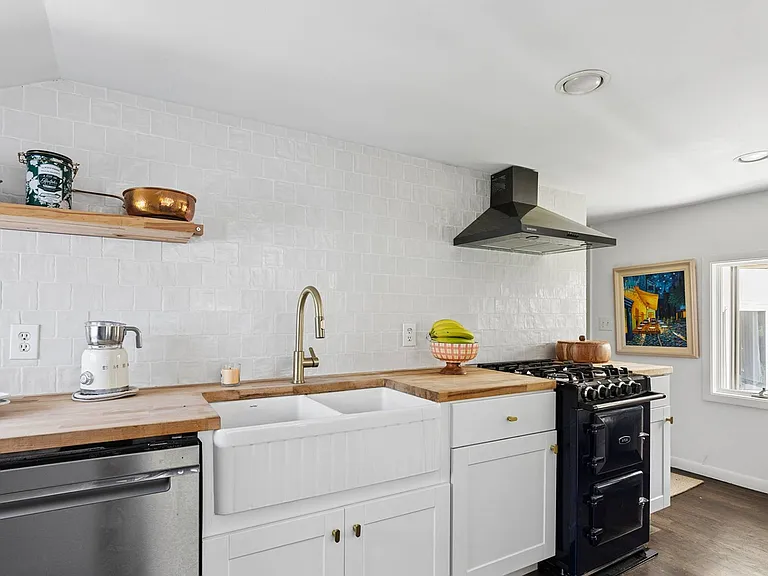 15 Indian Hill Rd — Photo 16
