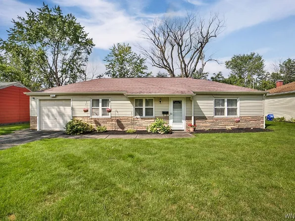 468 Campus Dr, Amherst, NY 14226