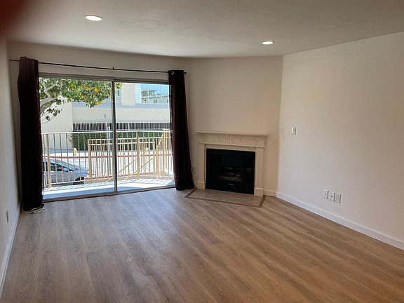 4th image of 11603 Darlington Ave #2