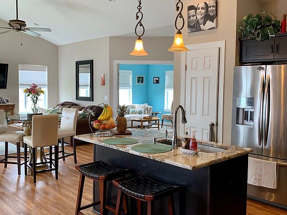 4th image of 5663 Ferncrest Ct Unit D