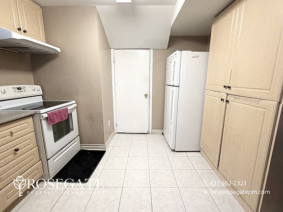 3rd image of 100 Valleycreek Dr #2