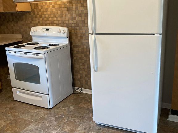 4th image of 3015 S 107th Ave #3