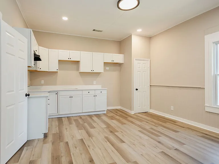 732 Williams St — Photo 32