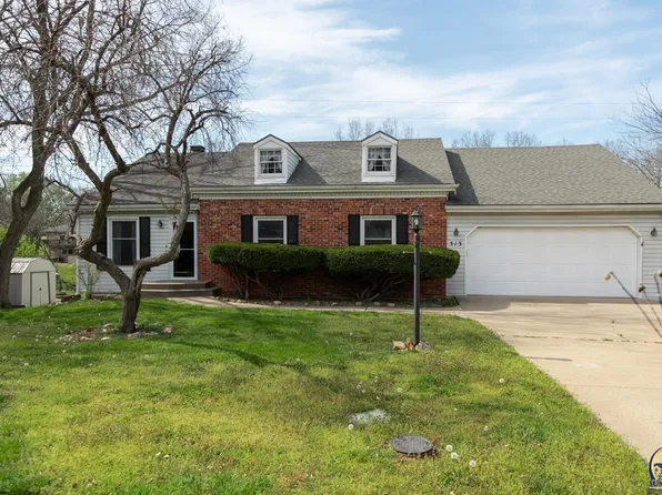 313 Tallgrass Ct, Lawrence, KS 66049
