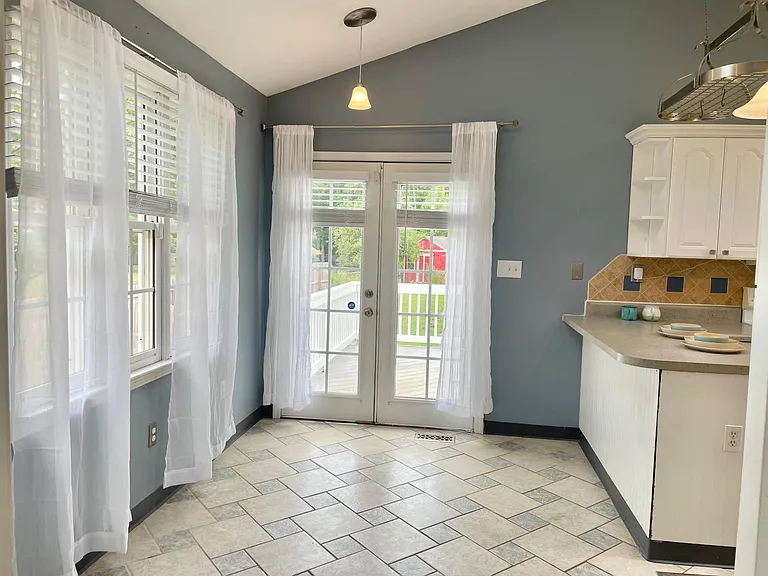 103 S Corncrib Ct — Photo 9