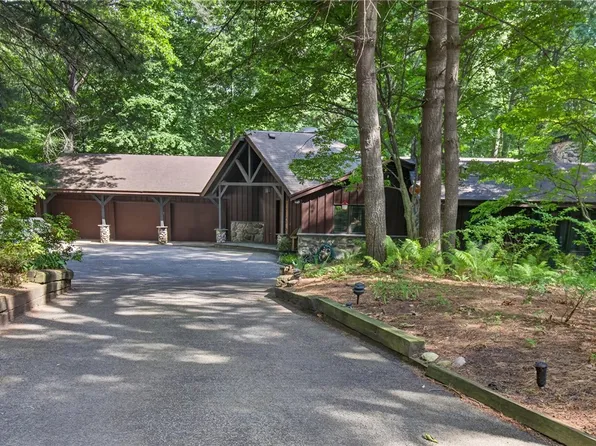 150 Park Rd, Pittsford, NY 14534