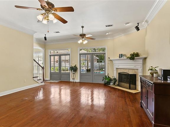 4th image of 710 River Oaks Dr